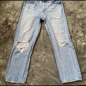 High waisted Levi’s 90s Distressed Mom Jeans